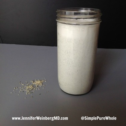 Homemade vanilla hemp milk: a #vegan non-dairy alternative. www.jenniferweinbergmd.com